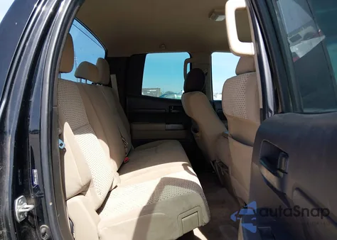 2010 Toyota Tundra Grade 4.6L V8 z USA, uszkodzony, nr VIN 5TFRM5F17AX006167